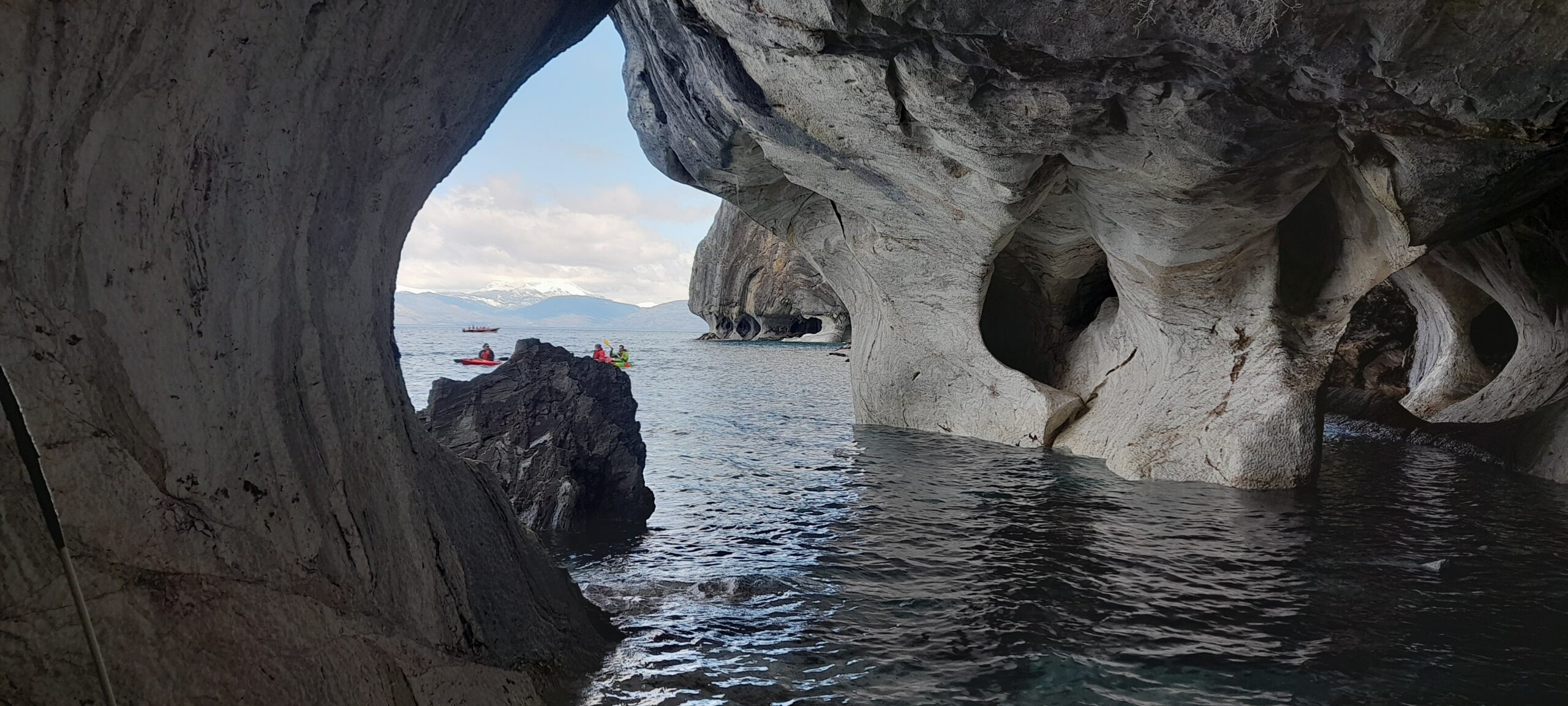 Navegación en Kayak en Capilla de Mármol. - Imagen 2