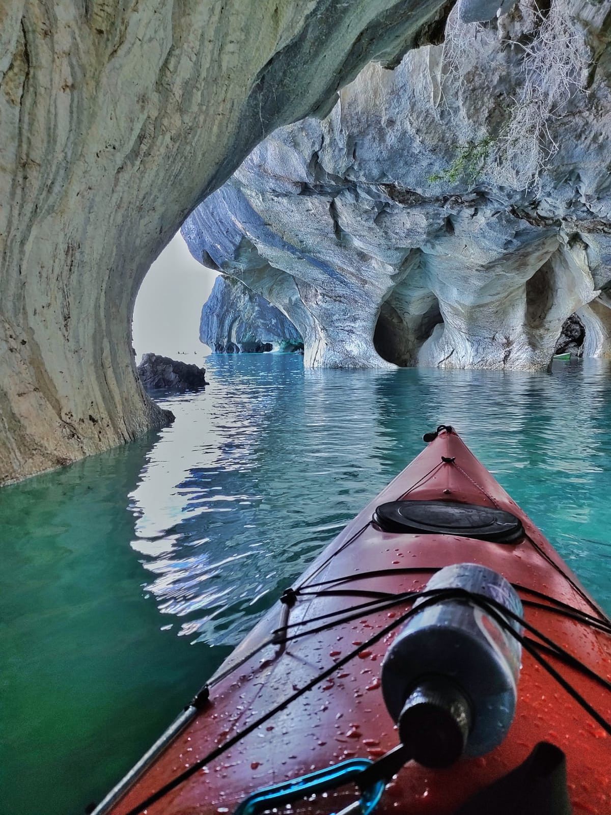 Navegando en kayak - sector túnel de mármol.